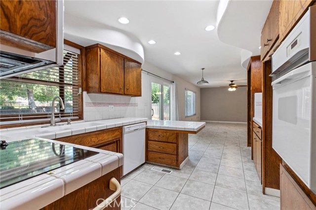 3355 San Fernando Court, Merced CA: https://media.crmls.org/medias/05d5a02a-8f9d-4ae2-b507-69ba615d6297.jpg
