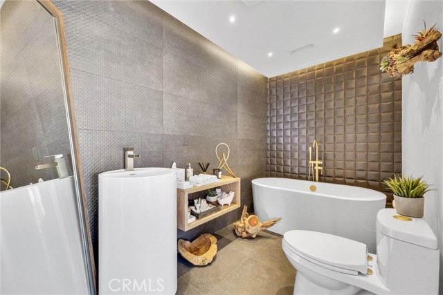 Detail Gallery Image 21 of 54 For 6875 E Swarthmore Dr, Anaheim Hills,  CA 92807 - 4 Beds | 3 Baths