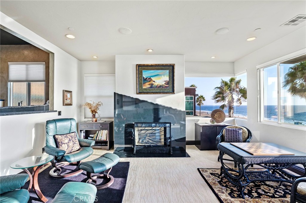 4308 The Strand