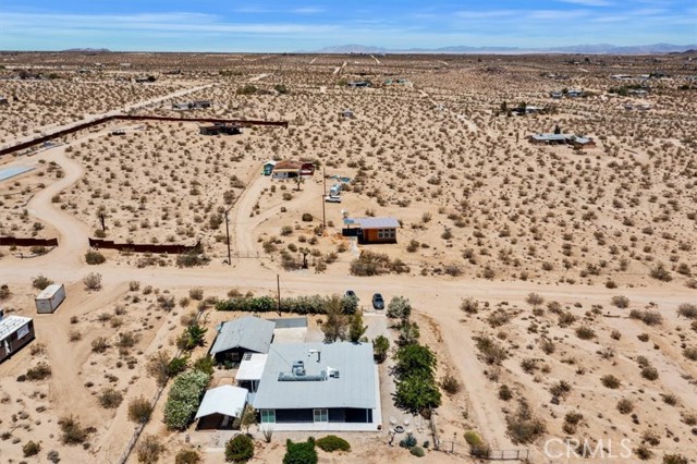 62171 Campanula Street, Joshua Tree CA: https://media.crmls.org/medias/05d6506d-2e90-4a12-934d-ffa3643e5c6d.jpg