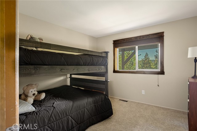 Detail Gallery Image 6 of 41 For 386 Rainier Rd, Lake Arrowhead,  CA 92352 - 4 Beds | 3/1 Baths