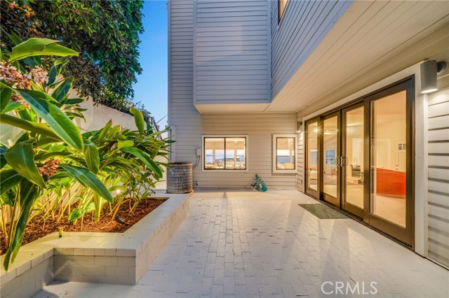 2664 Victoria Drive, Laguna Beach CA: https://media.crmls.org/medias/05d74008-7b02-4c54-8e17-587215ef88a4.jpg