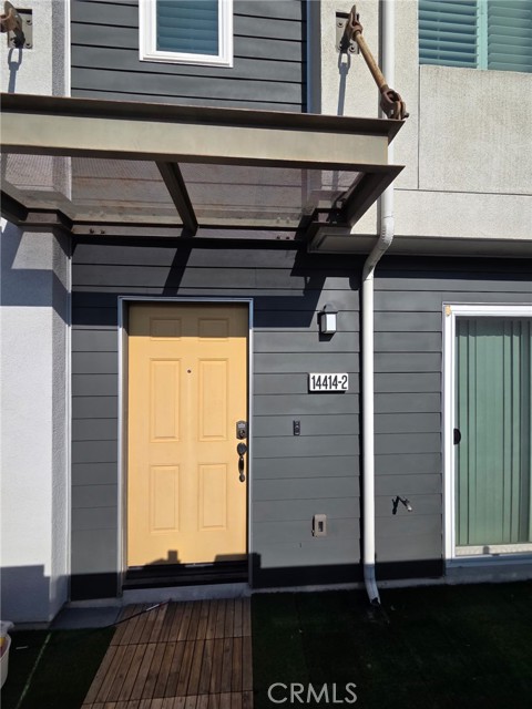 Detail Gallery Image 2 of 13 For 14414 Strawberry, Gardena,  CA 90247 - 3 Beds | 3 Baths