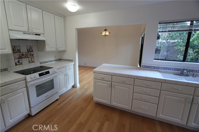 Image 13 of 42 For 672 Serrano Drive 2