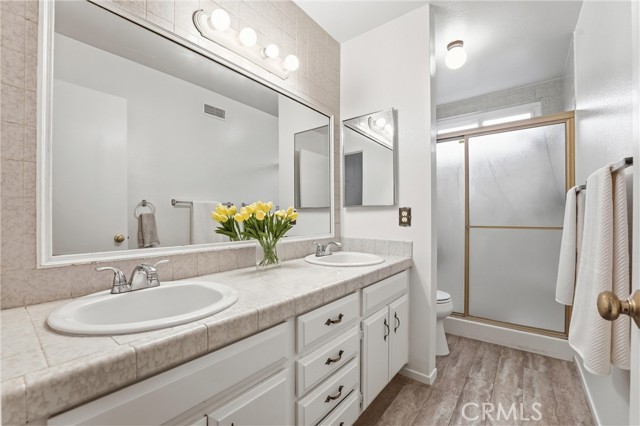 Image 11 of 23 For 22712 Foxborough