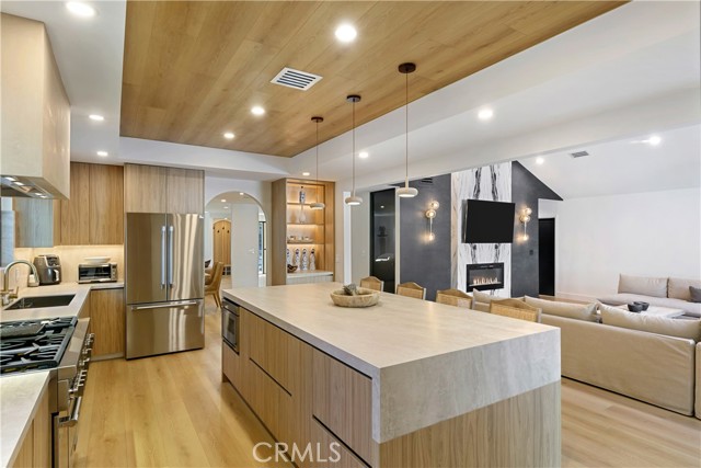 Detail Gallery Image 43 of 75 For 22269 Avenue San Luis, Woodland Hills,  CA 91364 - 5 Beds | 5/1 Baths