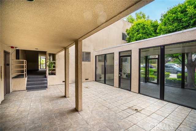 Detail Gallery Image 8 of 33 For 10149 Commerce Ave #8,  Tujunga,  CA 91042 - 2 Beds | 2 Baths