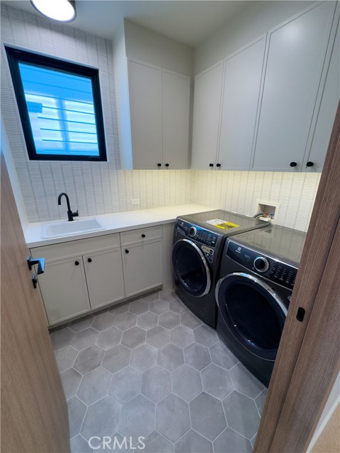 Detail Gallery Image 49 of 56 For 404 16th St, Manhattan Beach,  CA 90266 - 5 Beds | 5/2 Baths