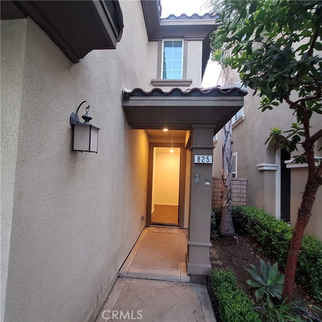 825 Parisa Place, Upland CA: https://media.crmls.org/medias/05d9d221-57ce-4270-86dd-b51a54932b12.jpg
