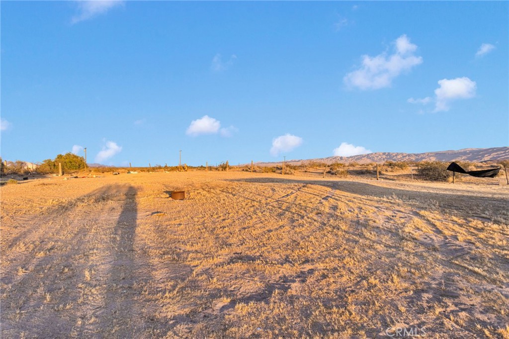 https://media.crmls.org/medias/05da3267-a029-4058-a288-855de2301b5b.jpg?preset=X-Large