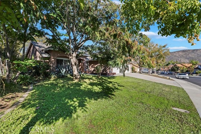 Detail Gallery Image 6 of 54 For 10049 Cartagena, Moreno Valley,  CA 92557 - 4 Beds | 2 Baths