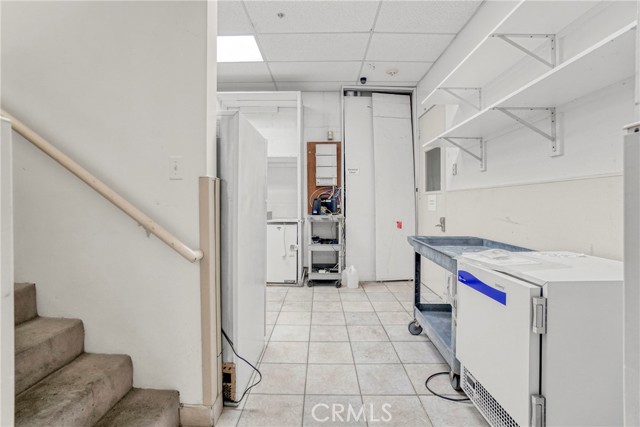 994 South La Brea Avenue, Inglewood, California 90301, ,Commercial Lease,For Rent,994 South La Brea Avenue,CRSB25022780