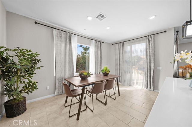 Bright Dining area