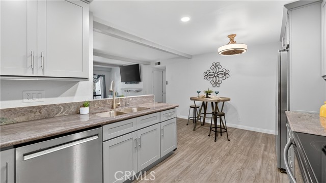 Detail Gallery Image 13 of 46 For 21372 Brookhurst #626,  Huntington Beach,  CA 92646 - 2 Beds | 2 Baths