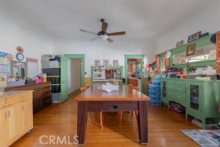 3025 Edgehill Drive, Los Angeles CA: https://media.crmls.org/medias/05dcd0c7-d8b5-4b64-bfe7-c0421a47655d.jpg