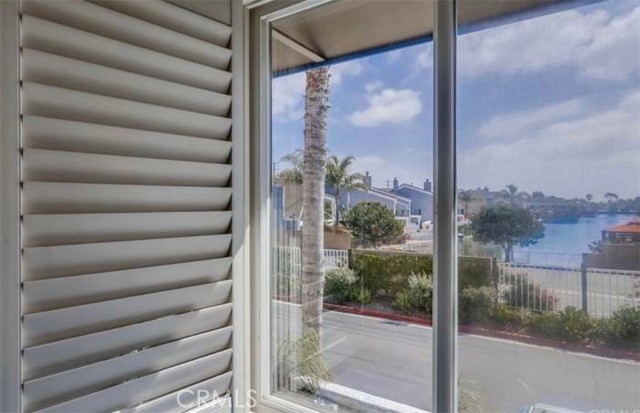 Detail Gallery Image 14 of 28 For 16065 Surprise Ln, Huntington Beach,  CA 92649 - 3 Beds | 3 Baths