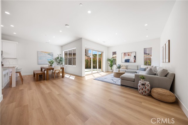 119 Rimstone, Irvine CA: https://media.crmls.org/medias/05dd3889-cb26-46c9-9f42-57f2b56f015c.jpg