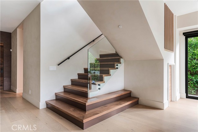 Detail Gallery Image 38 of 46 For 5075 Enfield, Encino,  CA 91316 - 4 Beds | 5 Baths