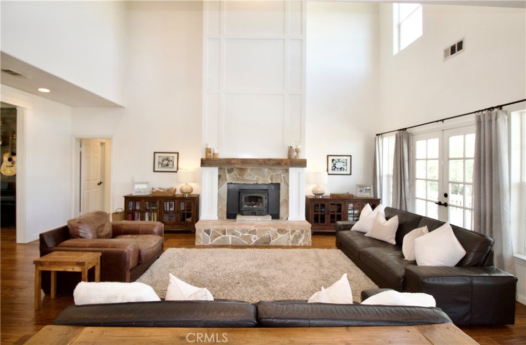 MLS #OC25090565 image #11