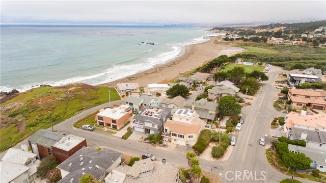 295 Plymouth Street, Cambria CA: https://media.crmls.org/medias/05dde47a-eb61-4cce-8181-01c4315429d4.jpg