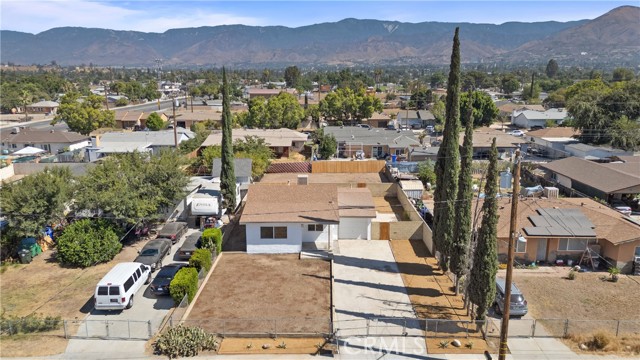 25742 7th Street, San Bernardino CA: https://media.crmls.org/medias/05de5a8a-d8ca-4be8-882a-b938651d0abf.jpg