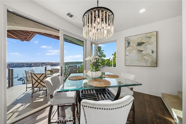 Detail Gallery Image 19 of 66 For 2301 Pacific Dr, Corona Del Mar,  CA 92625 - 4 Beds | 3/1 Baths