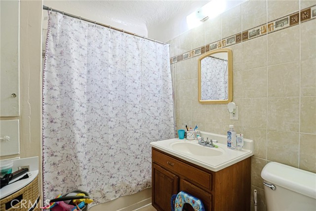 Detail Gallery Image 14 of 51 For 410 E 60th St, Long Beach,  CA 90805 - – Beds | – Baths