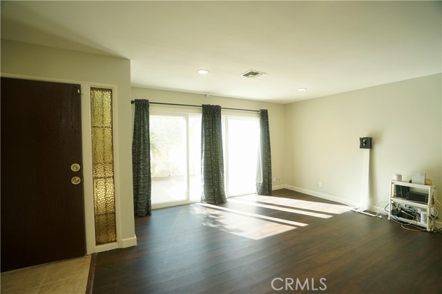 Detail Gallery Image 6 of 48 For 220 N Moore Ave #D,  Monterey Park,  CA 91754 - 3 Beds | 2/1 Baths