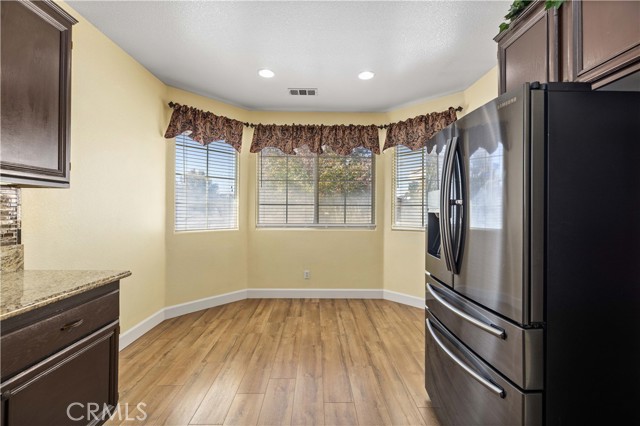 Detail Gallery Image 6 of 23 For 44328 47th St, Lancaster,  CA 93536 - 3 Beds | 2 Baths