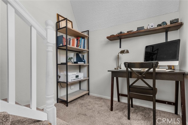 17910 River Circle, Canyon Country CA: https://media.crmls.org/medias/05e0d669-8367-4232-b50b-cb8bd792ce7c.jpg