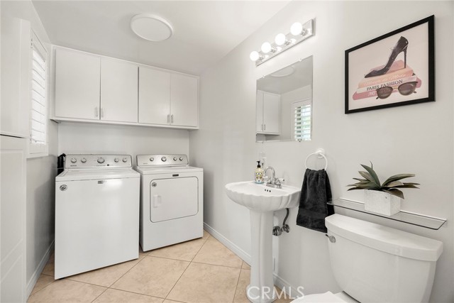 1016 N Highland Avenue, Fullerton CA: https://media.crmls.org/medias/05e0daaa-6c7a-4e64-94be-69e6e15a469d.jpg