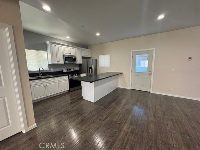 Detail Gallery Image 11 of 22 For 22164 Vacation Dr, Canyon Lake,  CA 92587 - 3 Beds | 2/1 Baths