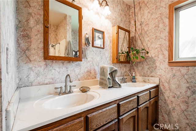 5535 Charlotte Lane, Jurupa Valley CA: https://media.crmls.org/medias/05e10a77-efa7-4ccd-a33f-8dbfba865d64.jpg