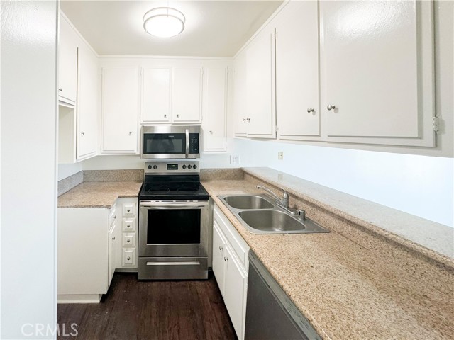 Detail Gallery Image 13 of 28 For 3649 Emerald St #210,  Torrance,  CA 90503 - 1 Beds | 1 Baths