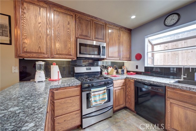 689 Woodland Drive, Arroyo Grande CA: https://media.crmls.org/medias/05e16b0a-6cfb-4e13-b45d-f1d162a84a80.jpg