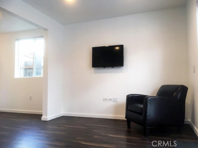 Detail Gallery Image 3 of 6 For 2264 Lupin, Simi Valley,  CA 93065 - 1 Beds | 1 Baths