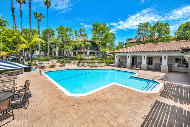 Detail Gallery Image 2 of 15 For 38 via Solaz, Rancho Santa Margarita,  CA 92688 - 2 Beds | 2 Baths