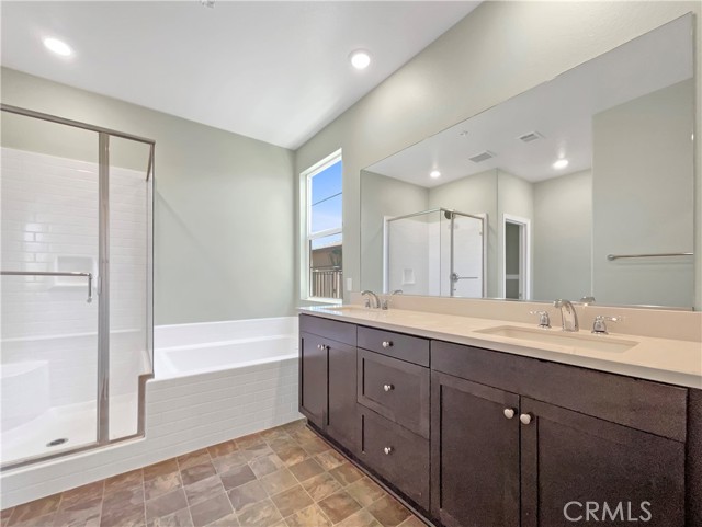 27117 Great Plains Court, Menifee CA: https://media.crmls.org/medias/05e2ddbd-b7b6-4ce6-9830-64454affb872.jpg