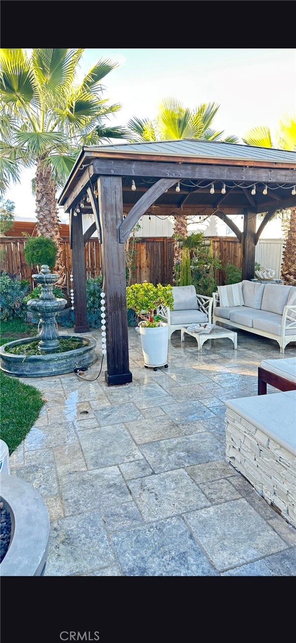 Detail Gallery Image 9 of 11 For 12286 Malahini, Victorville,  CA 92392 - 4 Beds | 4 Baths