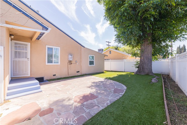 Detail Gallery Image 22 of 24 For 14754 Bassett St, Van Nuys,  CA 91405 - 4 Beds | 2 Baths