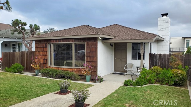 809 Pearl Street, Redondo Beach, California 90277, 3 Bedrooms Bedrooms, ,1 BathroomBathrooms,Residential,Sold,Pearl,PV22036860