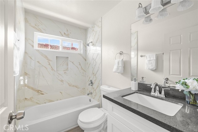 Detail Gallery Image 13 of 25 For 11036 Lower Azusa, El Monte,  CA 91731 - 4 Beds | 3/1 Baths