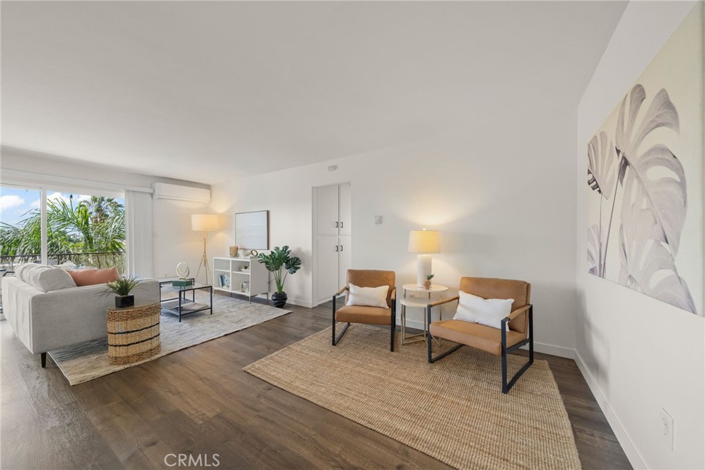 https://media.crmls.org/medias/05e5cc31-2f31-4ae1-a123-ff9502611411.jpg?preset=X-Large