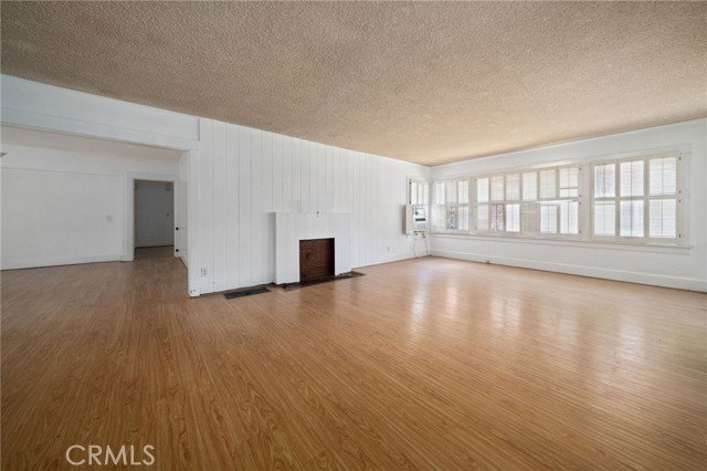1412 S Victoria Avenue, Los Angeles CA: https://media.crmls.org/medias/05e5ead7-83d9-4889-b7dc-6a564422e752.jpg