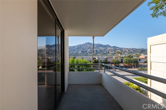 Detail Gallery Image 18 of 57 For 343 Pioneer Dr #504,  Glendale,  CA 91203 - 3 Beds | 2 Baths