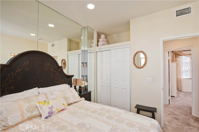 Detail Gallery Image 24 of 33 For 28254 Canterbury Ct, Valencia,  CA 91354 - 2 Beds | 2/1 Baths
