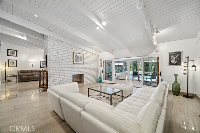 16857 Colven Road, Granada Hills CA: https://media.crmls.org/medias/05e6fea2-e01b-4aec-999f-2a4c54fa0284.jpg