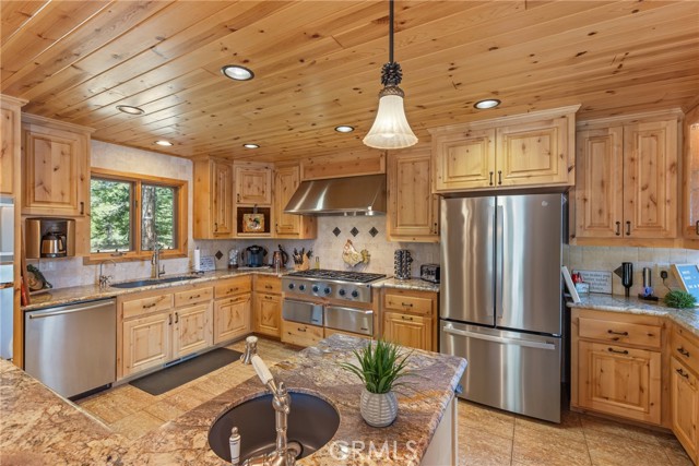 Detail Gallery Image 7 of 40 For 323 Gateway Dr, Lake Almanor,  CA 96137 - 2 Beds | 2/1 Baths