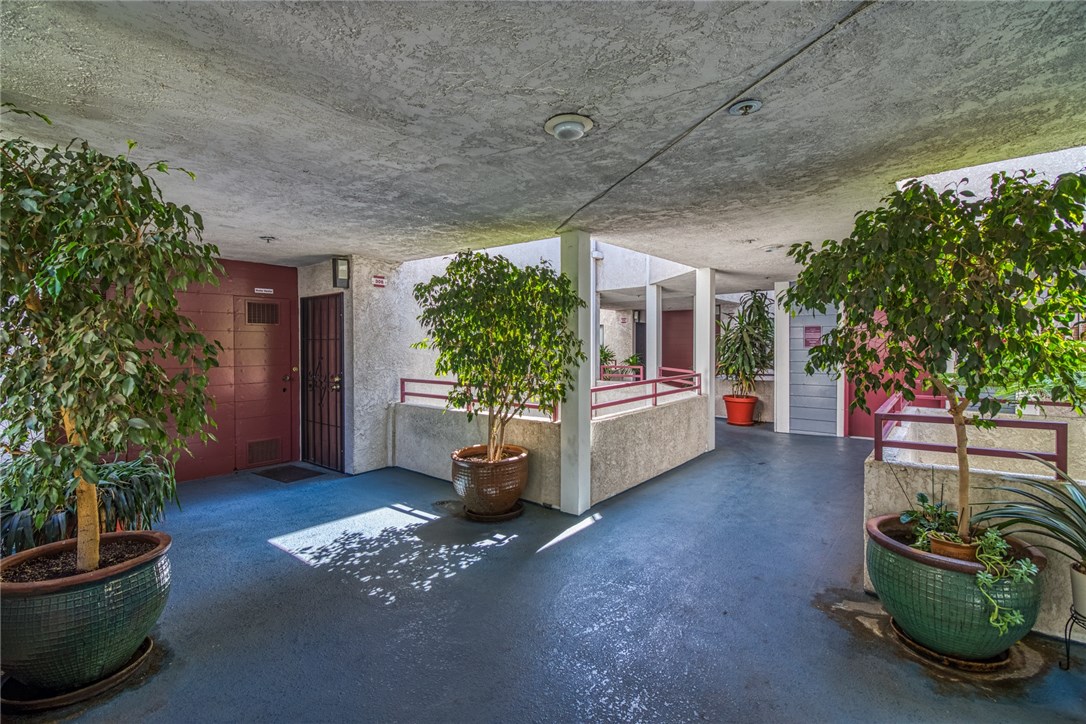 Detail Gallery Image 4 of 30 For 730 W 4th St #306,  Long Beach,  CA 90802 - 2 Beds | 2 Baths