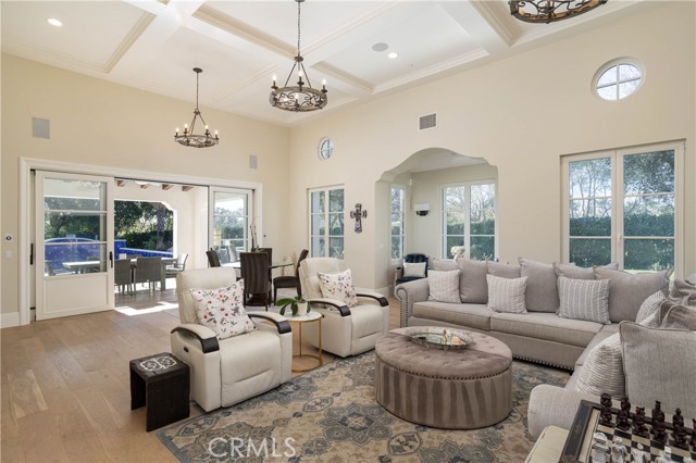 Detail Gallery Image 5 of 34 For 25 Blue Grass, Irvine,  CA 92603 - 6 Beds | 6/3 Baths